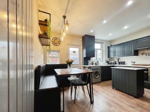 Kitchen- click for photo gallery